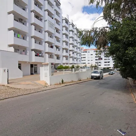 Apartarment Azur 公寓